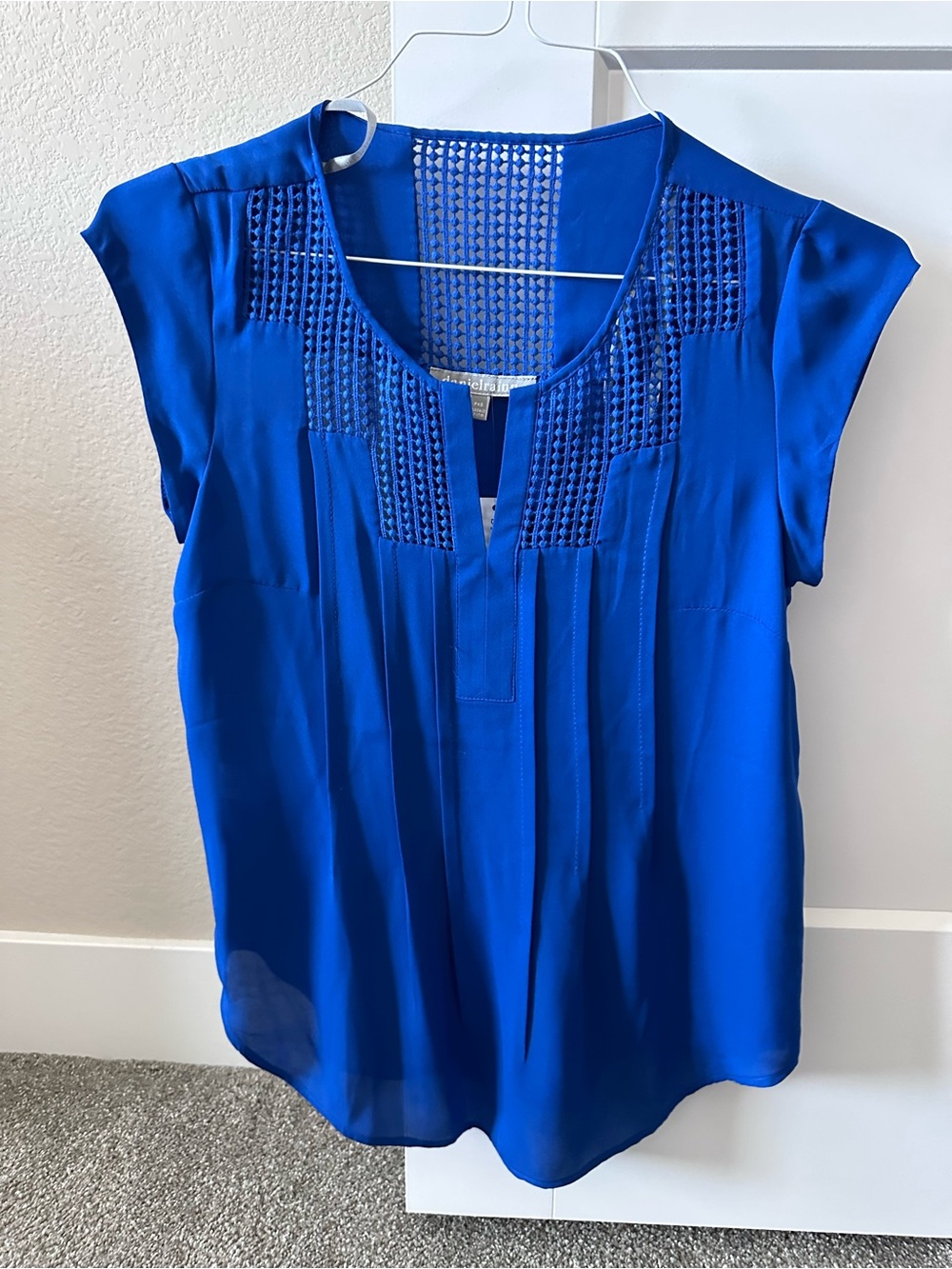 NWT Daniel Rainn Estefany Lace Detail Split Neck Blouse Cobalt Blue XSP